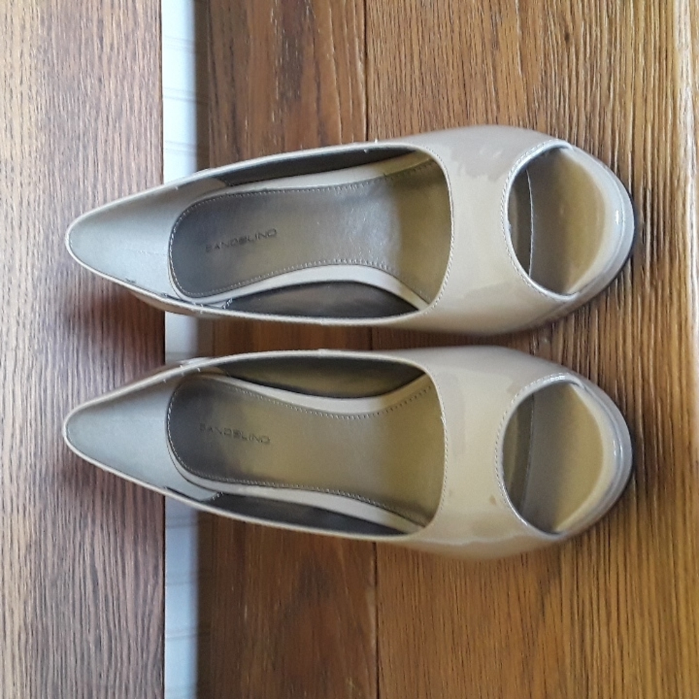 Bandolino Size 10 Nude  3 1/2 "Heels